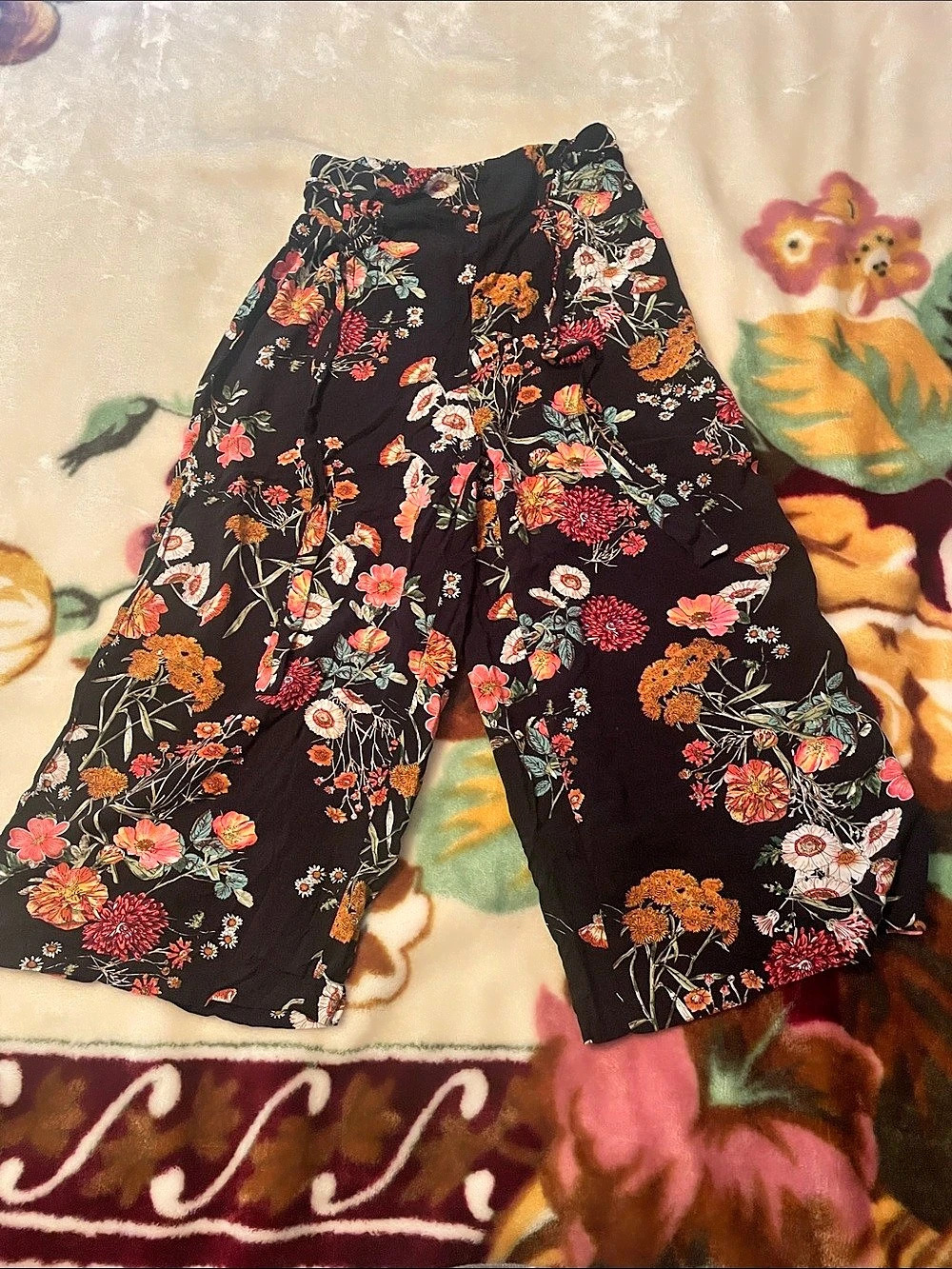 SHEIN Floral Wide Leg Pants in Black Size Medium